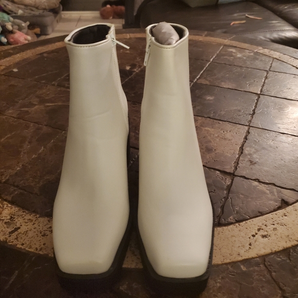 New York & Company Women's Alex Square Toe Bootie SZ 9 NWT - Picture 2 of 6